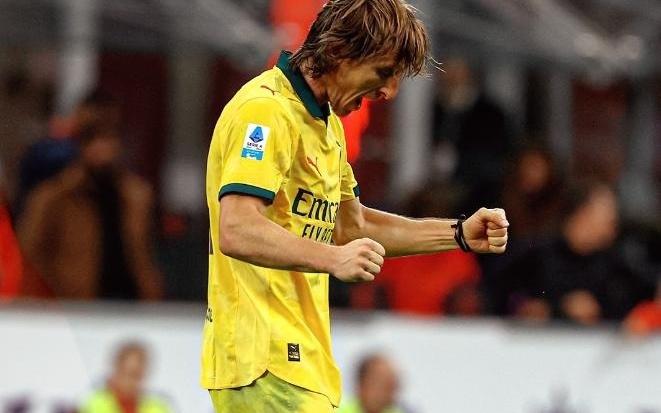 重返意甲第一！普利西奇替补双响，AC米