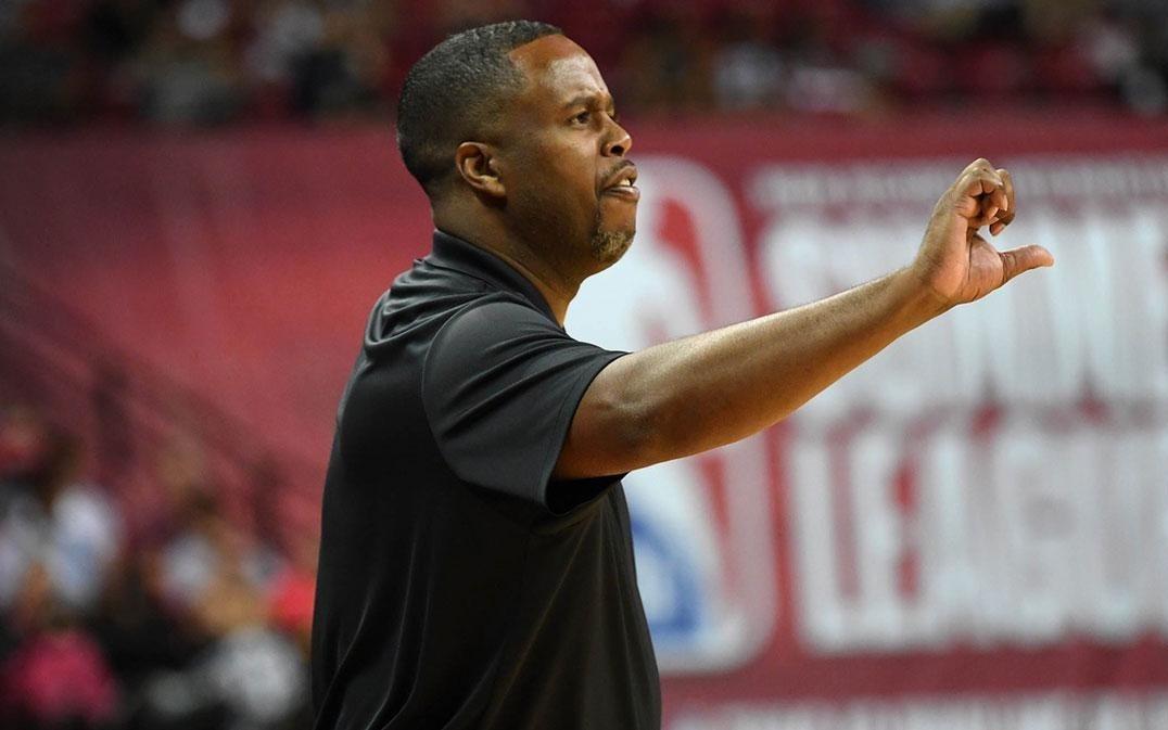 向赌客提供湖人詹姆斯和戴维斯伤情信息，前NBA球员兼教练拒认罪