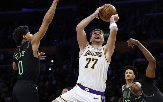 东契奇34+12+7里夫斯33分湖人轻取鹈鹕迎七连胜