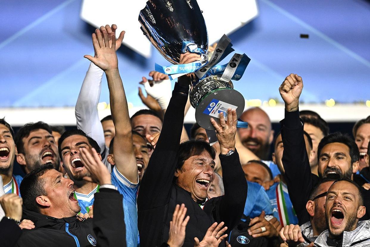 11年等待终圆梦！那不勒斯20完胜博洛尼亚，内雷斯梅开二度