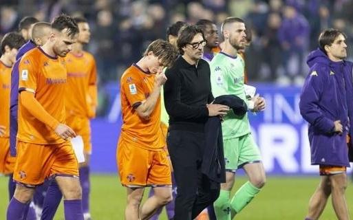 记者：佛罗伦萨对球员采取惩罚性封闭