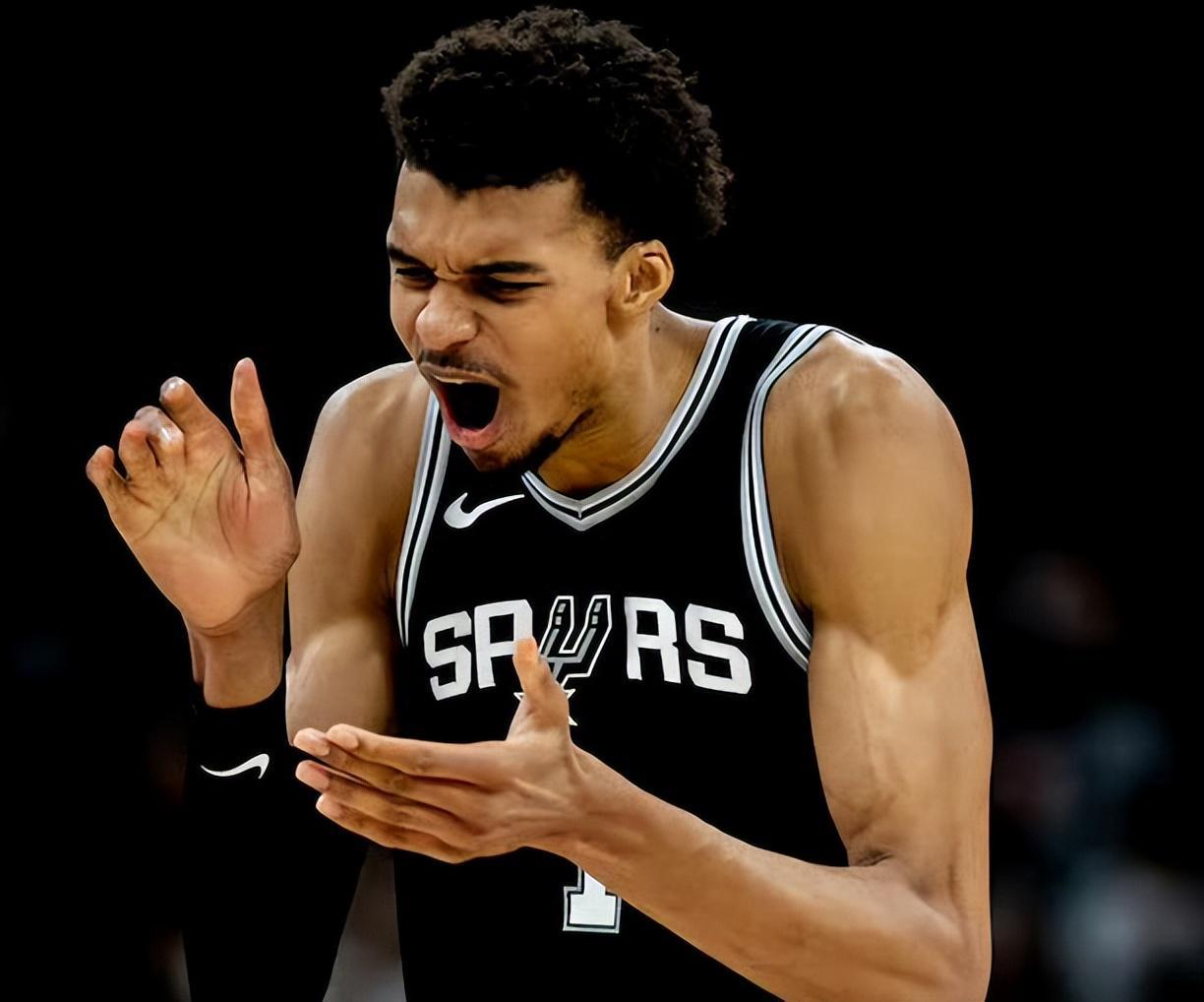 7助6失误！5助5失误！文班亚马成NBA最