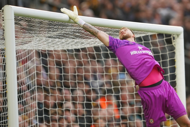 TA：布伦特福德拒绝了药厂对弗莱肯900万欧报价，但谈判仍在继续