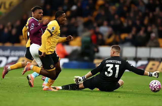 9场仅2分！英超中资队倒数第1：主帅遭狂嘘与球迷激烈对峙