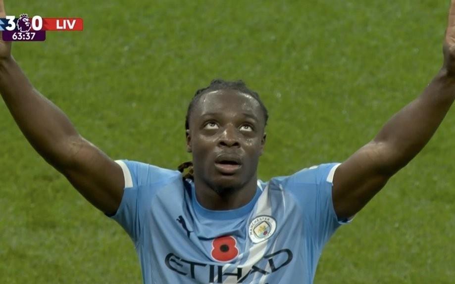 过人王，多库是2025年英超首位成功过