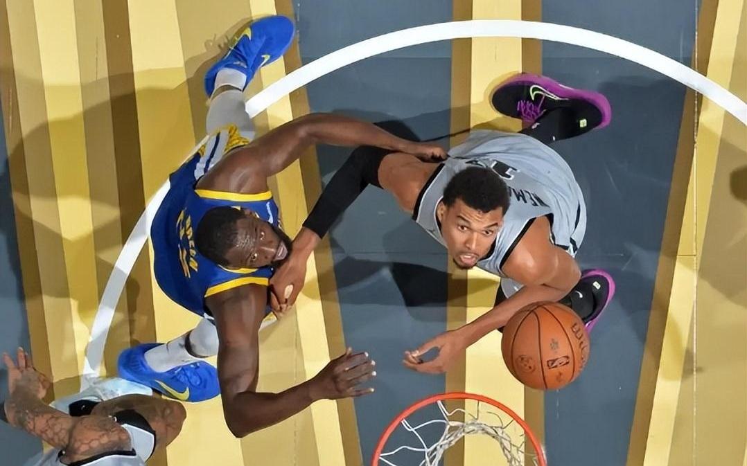 NBA杯爆冷！马刺主场憾负勇士，库里罚球绝杀，文班亚马空砍26+12