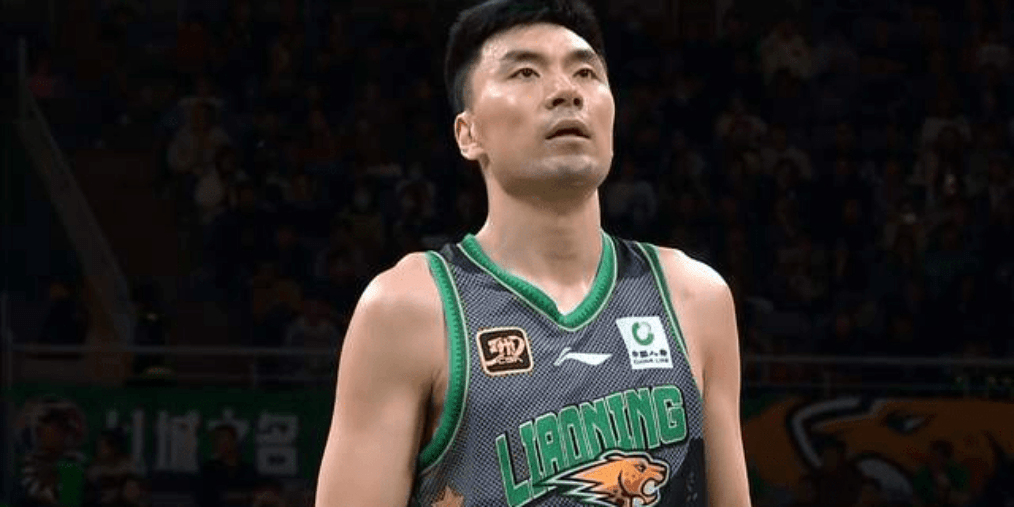 辽宁男篮续约2.14米中锋，李晓旭有望再战1年，姜宇星跟队迎首秀