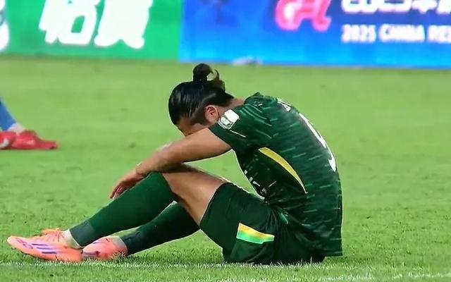2比4惨败海牛工体球迷倒戈，媒体人道出北京国安生存困境