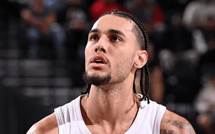 骑士4配角太好用！韦德埃利斯防守锁布伦森，泰森潜力巨大！