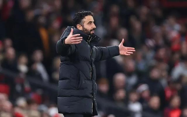 5次对抗全失败！曼联新星仓促首发表现不佳半场便被换下