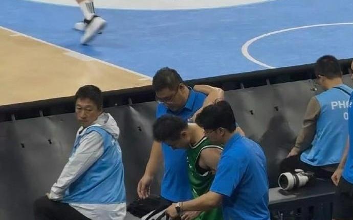 媒体人：赵继伟全运会拉伤的左大腿伤