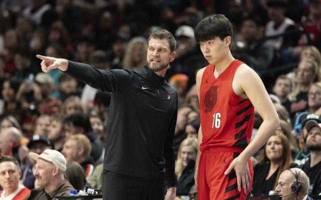 扎心了，杨瀚森一数据只排在新秀榜的第35位，难怪斯普利特轻视他