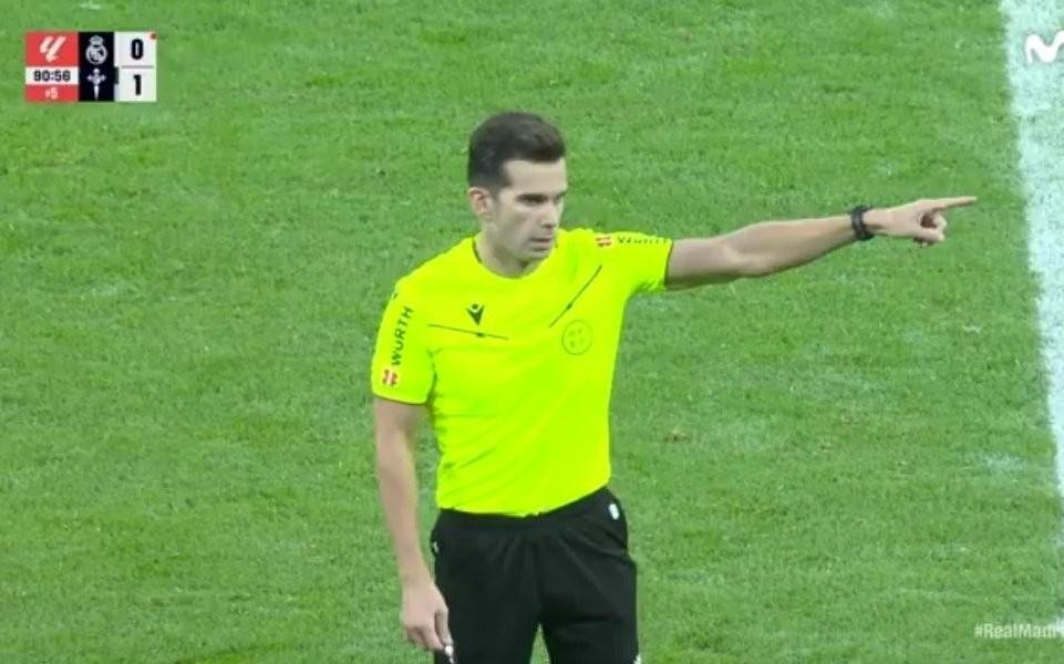 新卡牌大师皇马本场主裁金特罗本赛