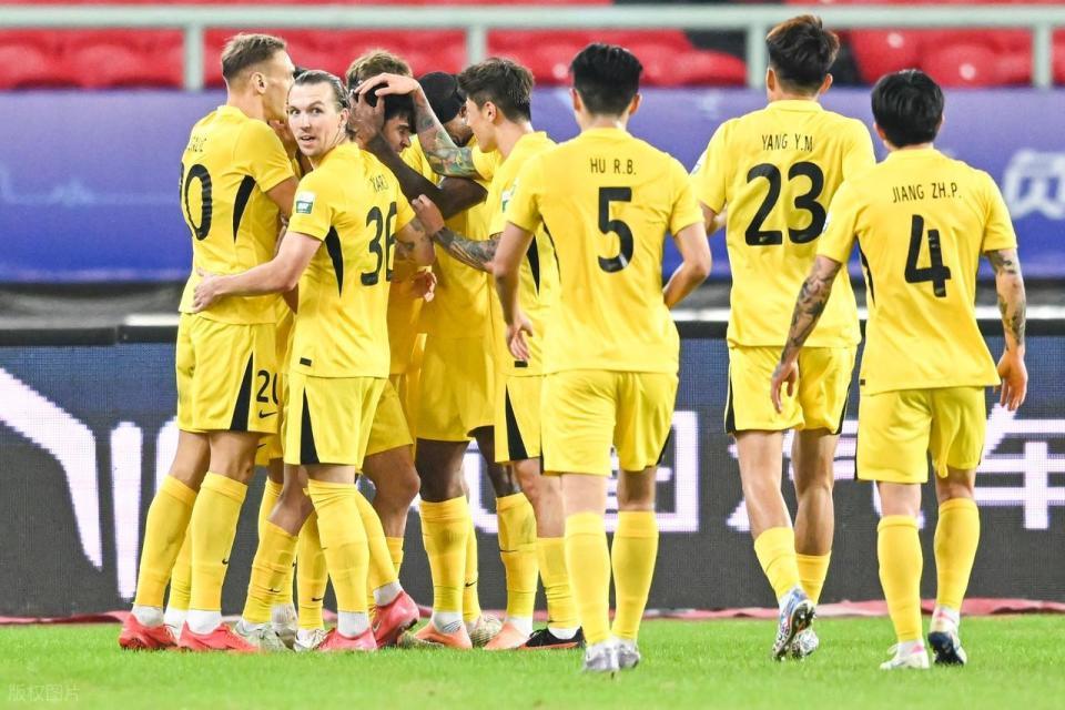 3队抢最后1席中超保级形势：新鹏城三镇最快本轮上岸！梅州危急