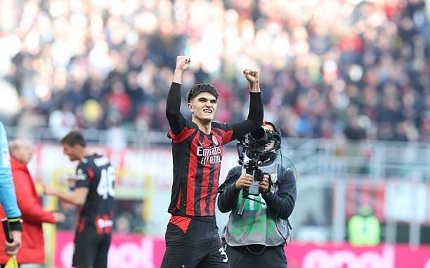 对阵萨索洛破门，巴尔泰萨吉攻入米兰一线队生涯首球