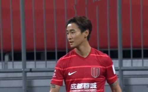 韋世豪傷停4場，成都靠2新星補位奪冠