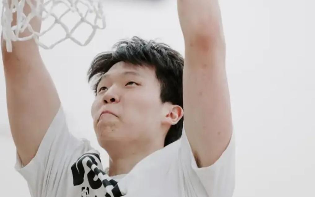 杨瀚森再打垃圾时间！假传真上后连铁3个三分该恶补，正负值8！