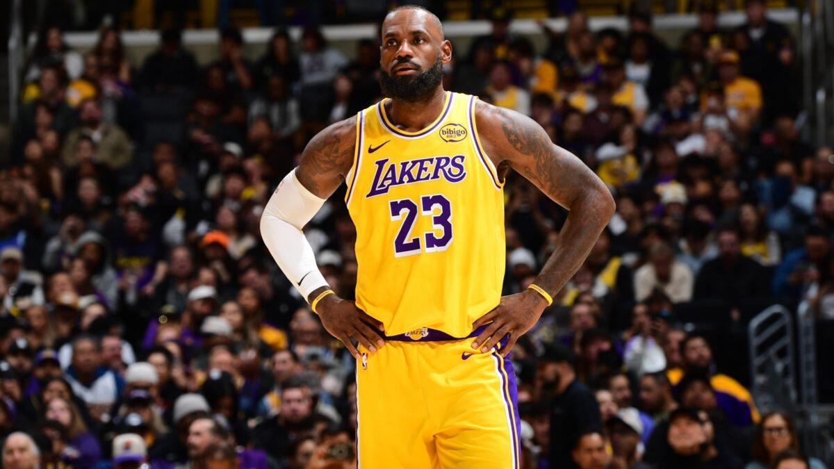 詹姆斯创NBA第1神迹，湖人绝杀猛龙！里