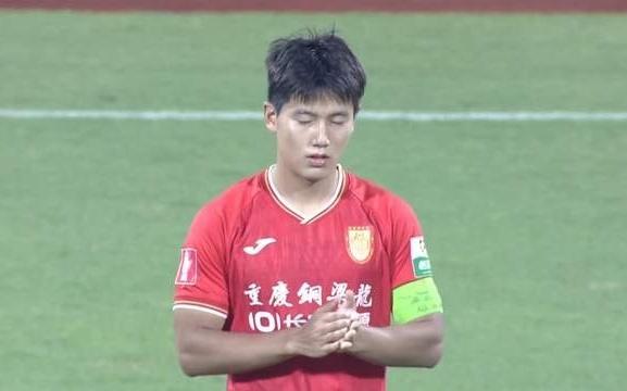 重庆赢球即冲超，1场定张外龙去留对手2外援踢不了向余望破球荒