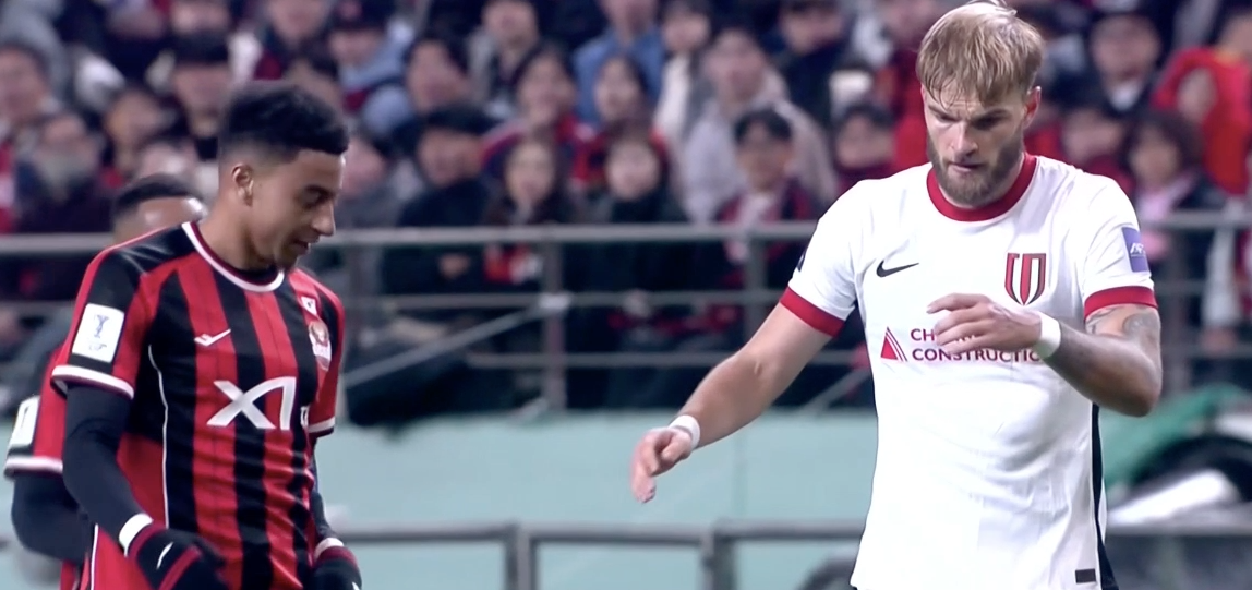 客场00首尔！进球被吹+核心伤退泪洒