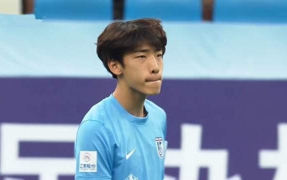 大连1月3日海口集训，李国旭给朱鹏宇