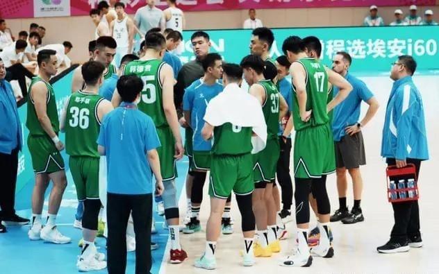 高兴太早,辽宁队战胜北京却收坏消息,韩德君真老了,想念周琦