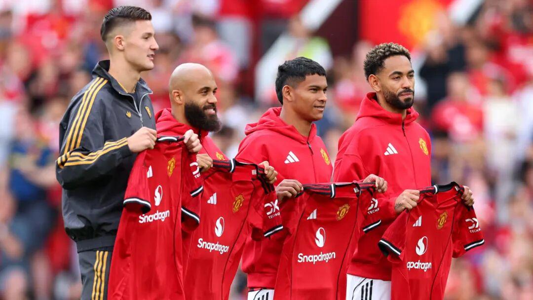 他是曼联后防新核！英超连续9场首发