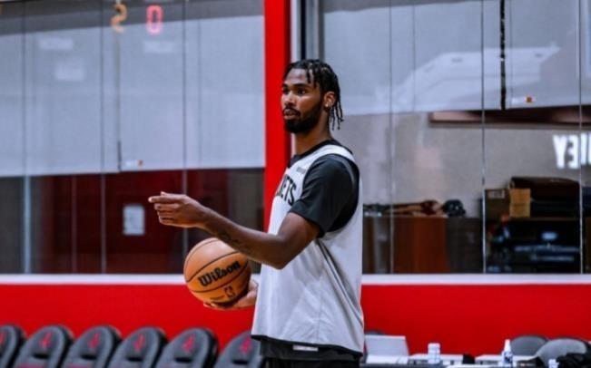 只拿310万,砍16分4板!火箭队底薪首发太稳健,潜在交易与他无缘