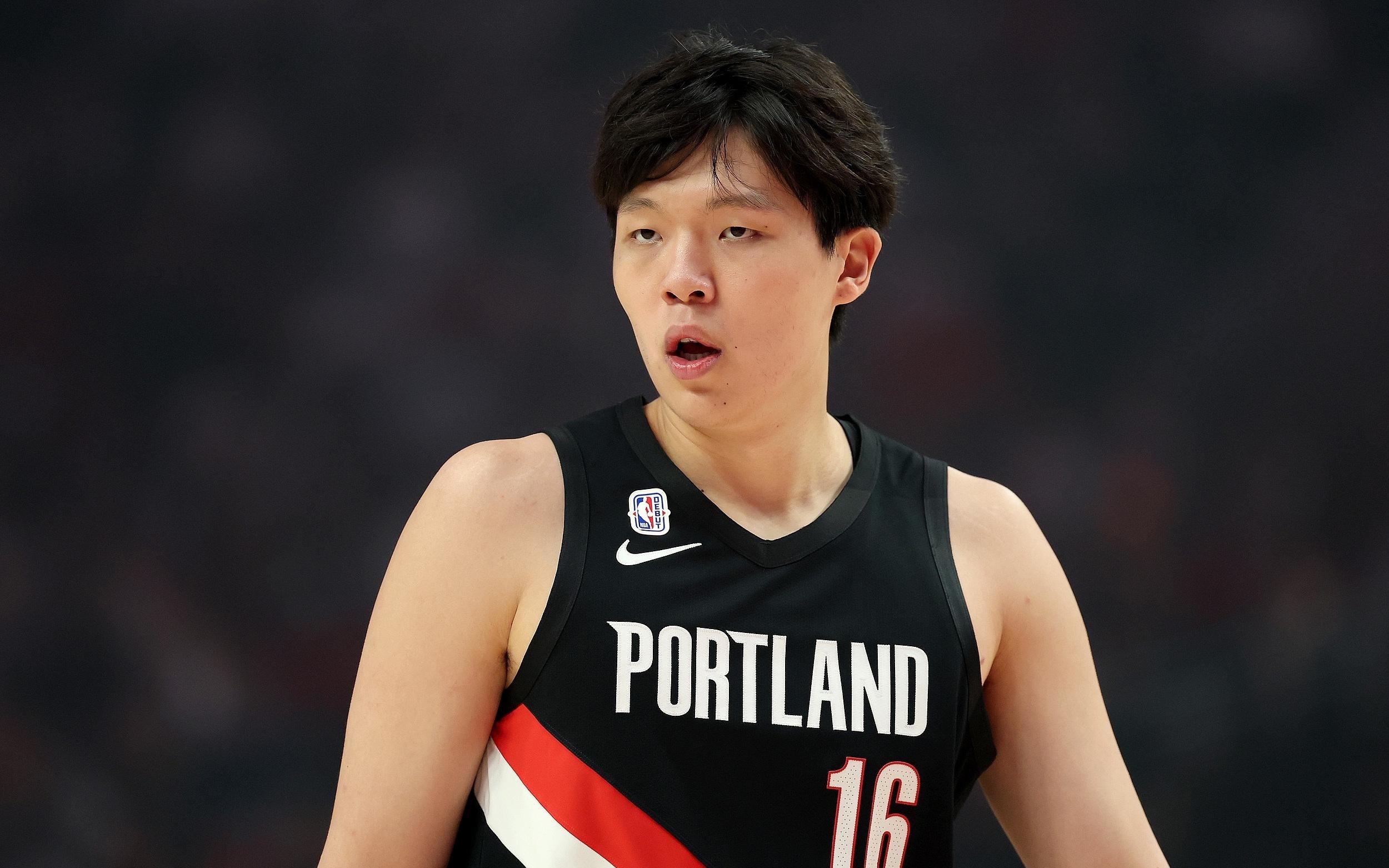 全场只打4分20秒,杨瀚森罚球2中2贡献2分1篮板