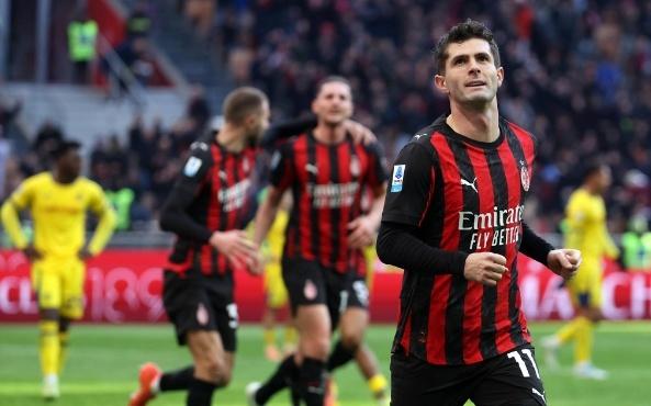 米兰20天首胜！暂登顶意甲，10战维罗纳全胜，连刷4大纪录