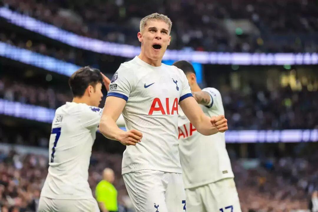 皇马防线告急！英超两大顶级中卫进入引援雷达