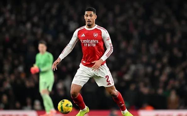 李迪克逊：萨利巴完成了关键铲断，他是