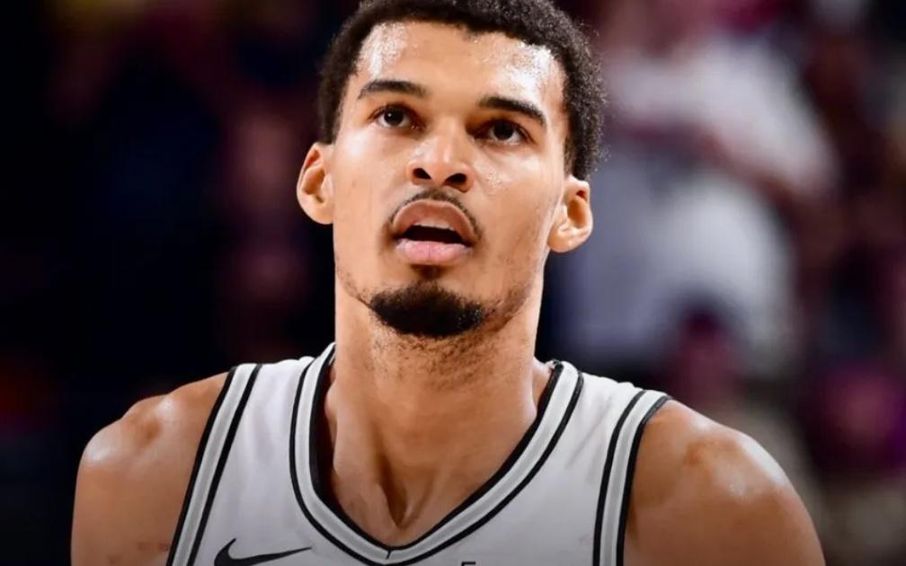 突然伤停4周！文班亚马遭遇重大挑战，NBA也跟着倒霉