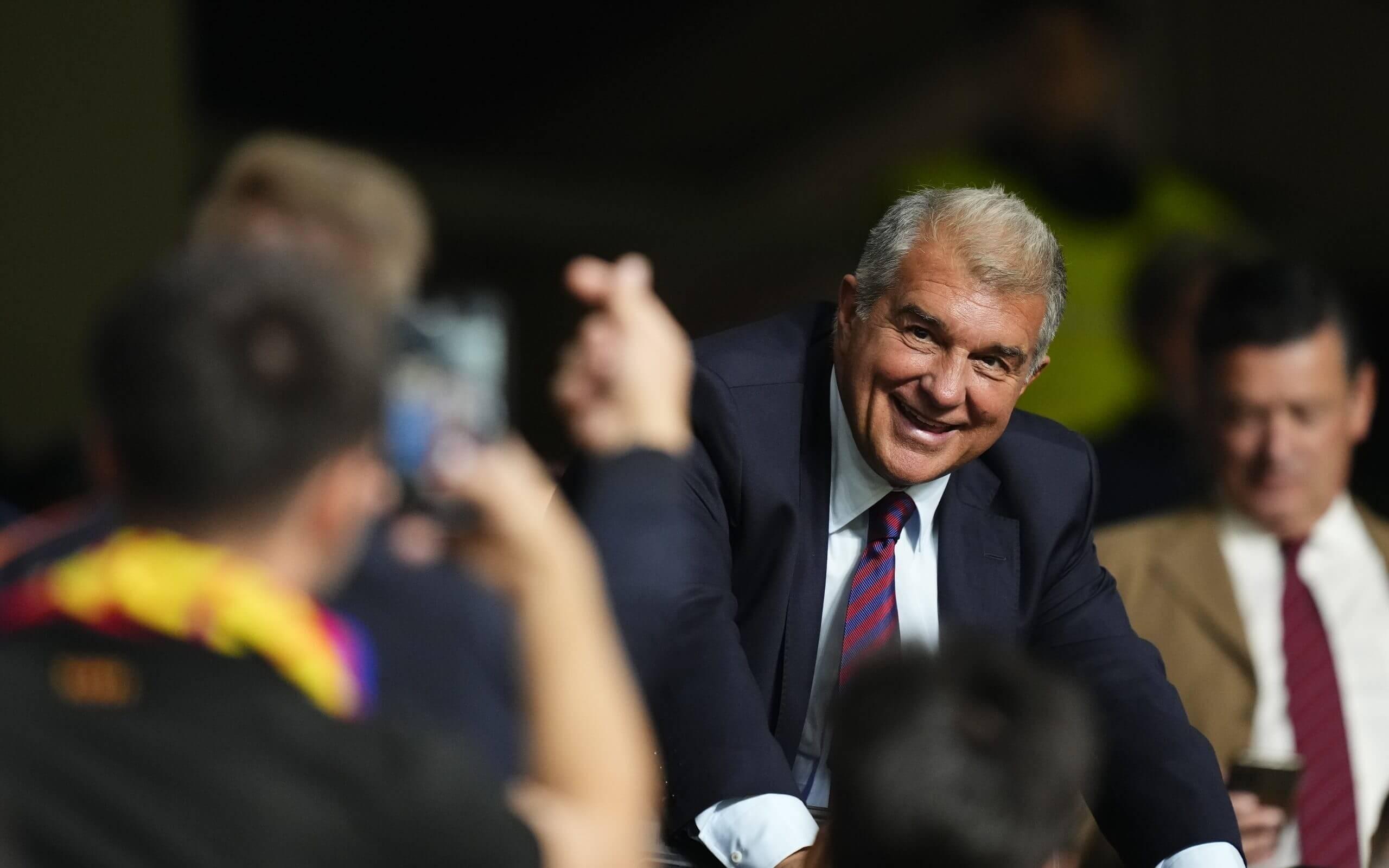 TA：巴萨重返诺坎普过程艰辛，距离完全