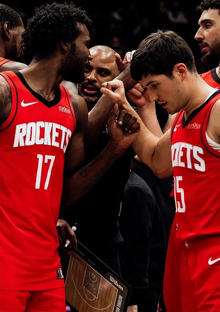 3人20+大逆转！火箭10699开拓者，看数据：他是头号功臣！