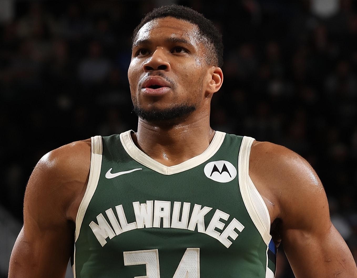 马克西轰39+10仍无缘今日最佳!对不起,你碰到不讲理的字母哥了