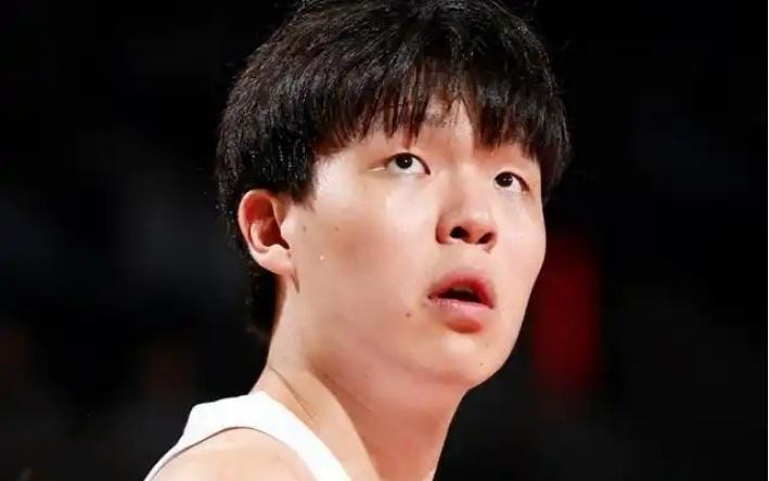 梦幻半场！杨瀚森8中8轰17+3+2+1弹无虚发无可阻挡