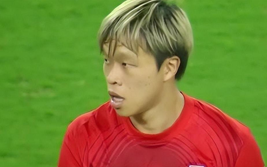 中国香港铁卫遭中超两豪门争抢国安