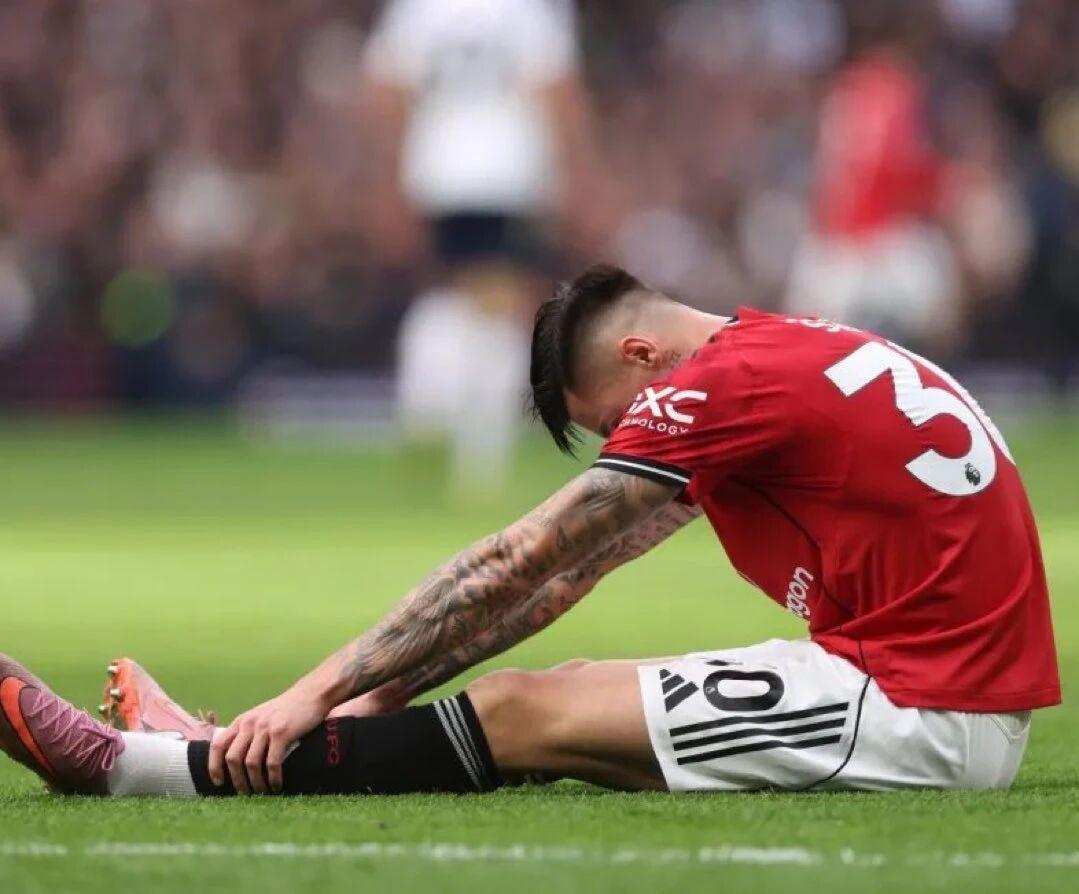 谢什科或只伤缺两周，但阿莫林已不信任！揭秘曼联能否召回霍伊伦