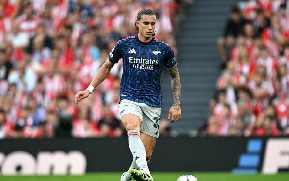 特罗萨德一剑封喉，阿森纳10小胜富勒姆，反超曼城重返英超第一