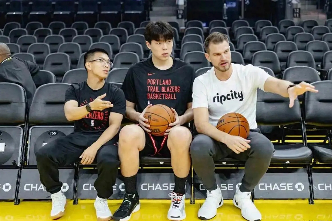 官宣！杨瀚森被下放G联赛，出战湖人与