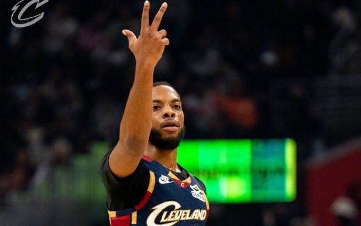 骑士加时0分爆冷惜败黄蜂:米切尔三分11中1米勒25+13献扳平球