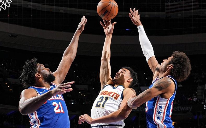 7大主力不打居然赢球！约基奇场下乐开花，恩比德32+10绝望离场