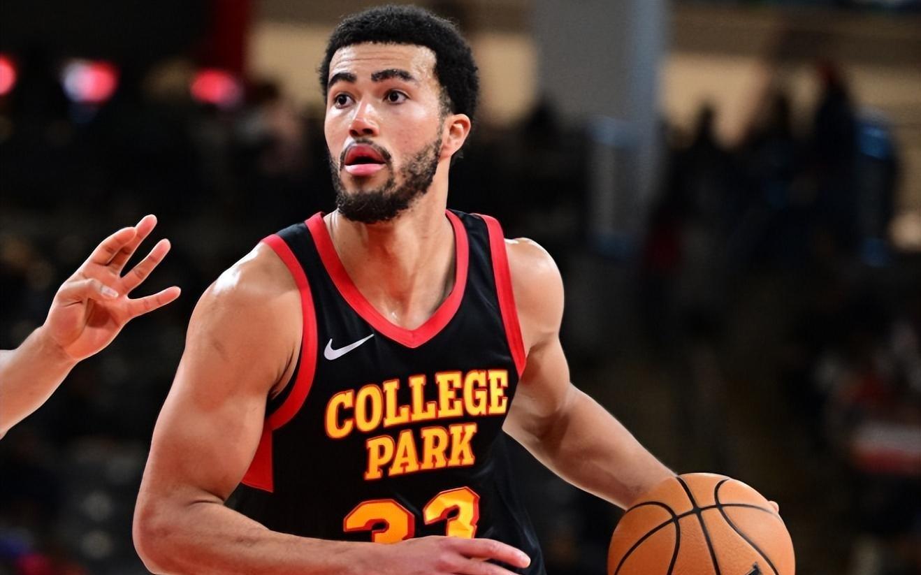 怪不得被魔术裁掉了！昔日五星高中生