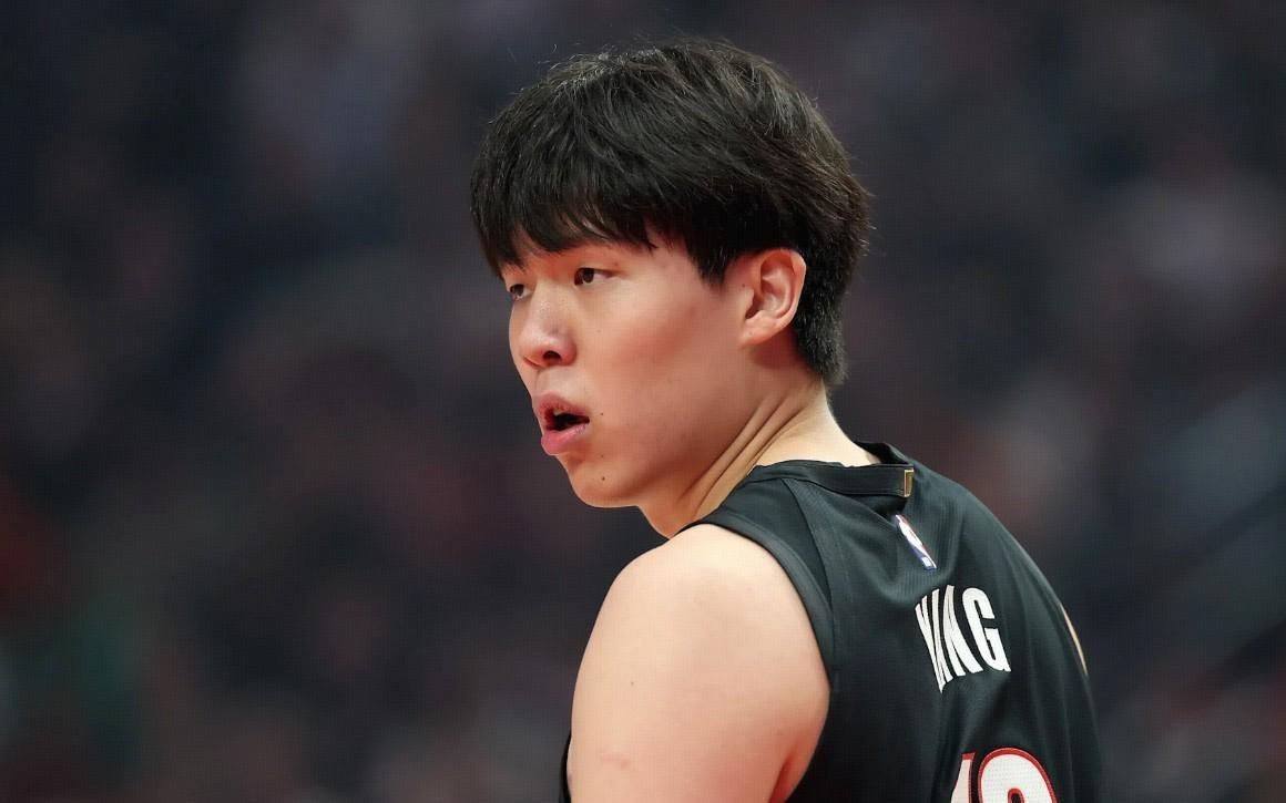 队记：选了杨瀚森却不用意义何在考沃