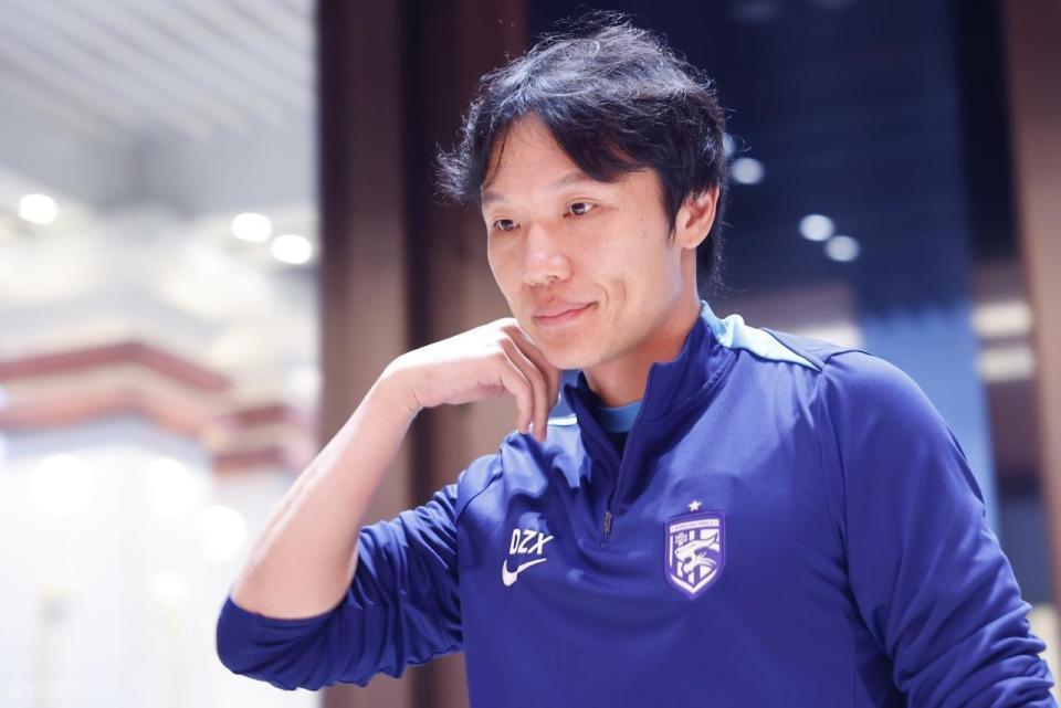 36岁邓卓翔目光呆滞！2场狂丢9球后揽责：三镇困境短期很难改变