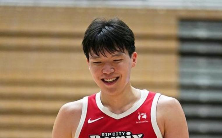 2分13板4帽!连杨瀚森手下败将都熬出头了,开拓者别再耽误小杨了