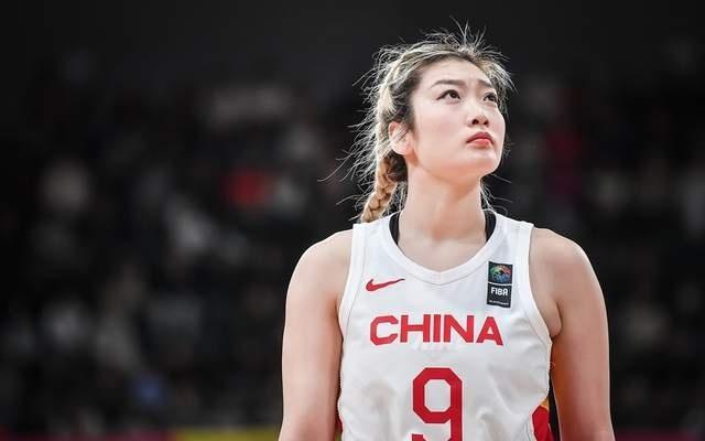 看不懂！李梦放弃WCBA，官宣加盟新联赛