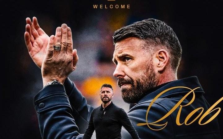 官方：米堡主帅罗伯爱德华兹执教狼队