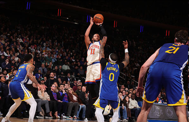 勇士遭5连败俯冲西部第十！仅领先开拓者0.5胜场落后快船2胜场